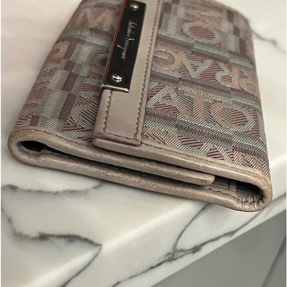 FERRAGAMO KEY HOLDER - MONOGRAMMED CANVAS - Picture 11 of 12